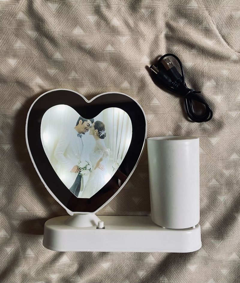 HeartShaped LED Mirror Photo Frame🔆