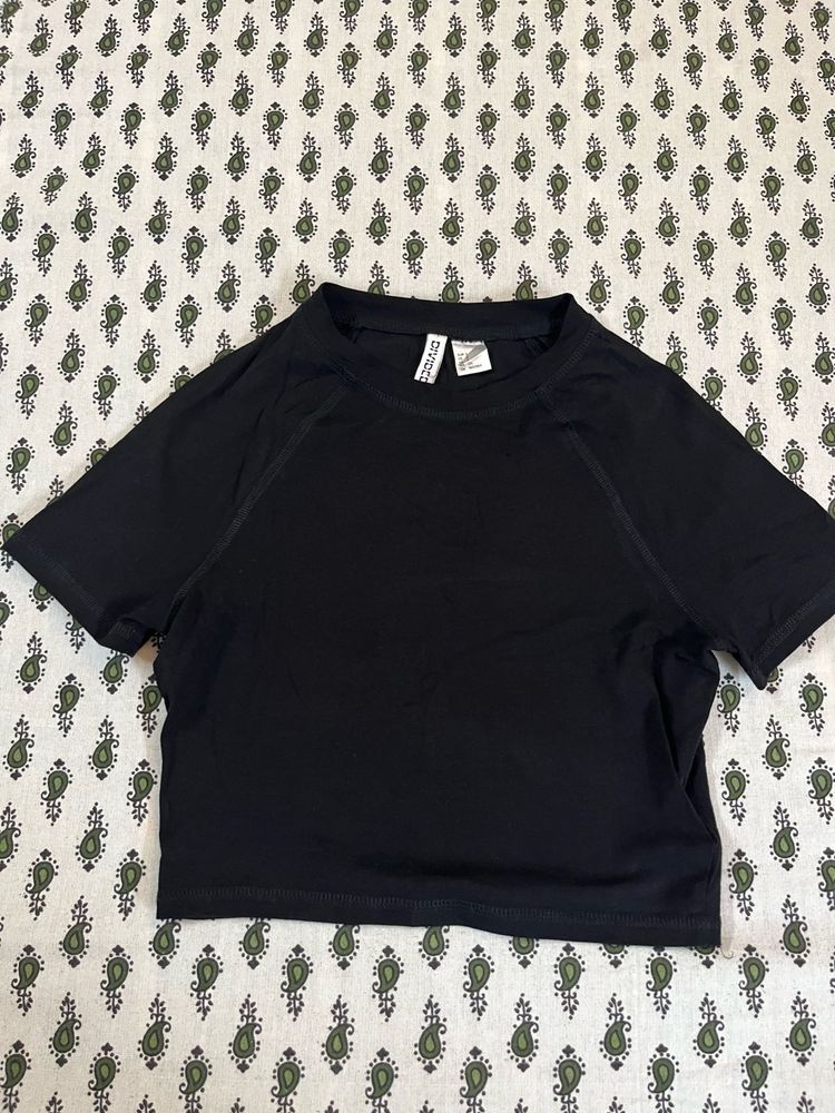 Black H&amp;M T-Shirt