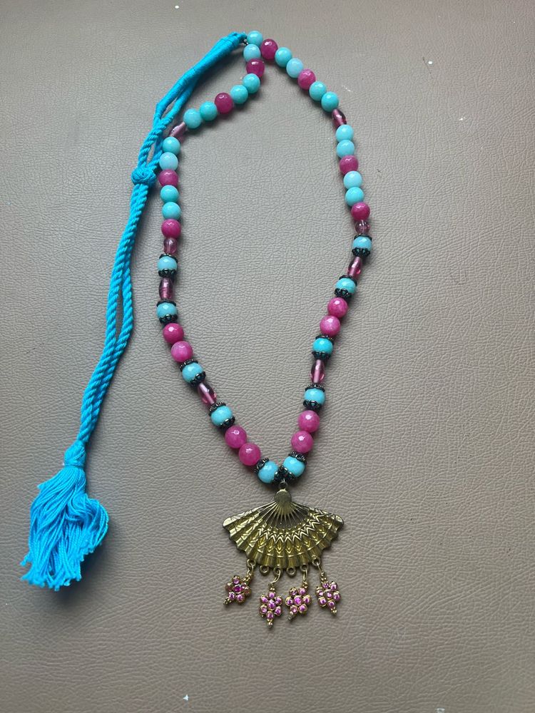Agata Bead Necklace With Antique Gold Pendant