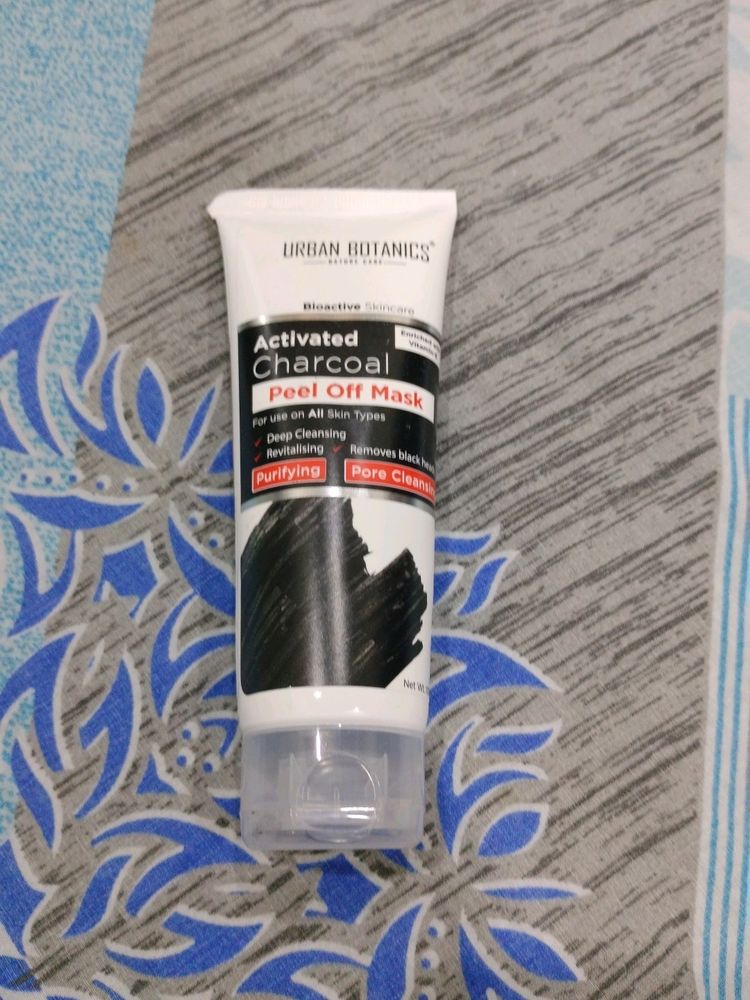 Urban Botanics activated Charcoal Facemask