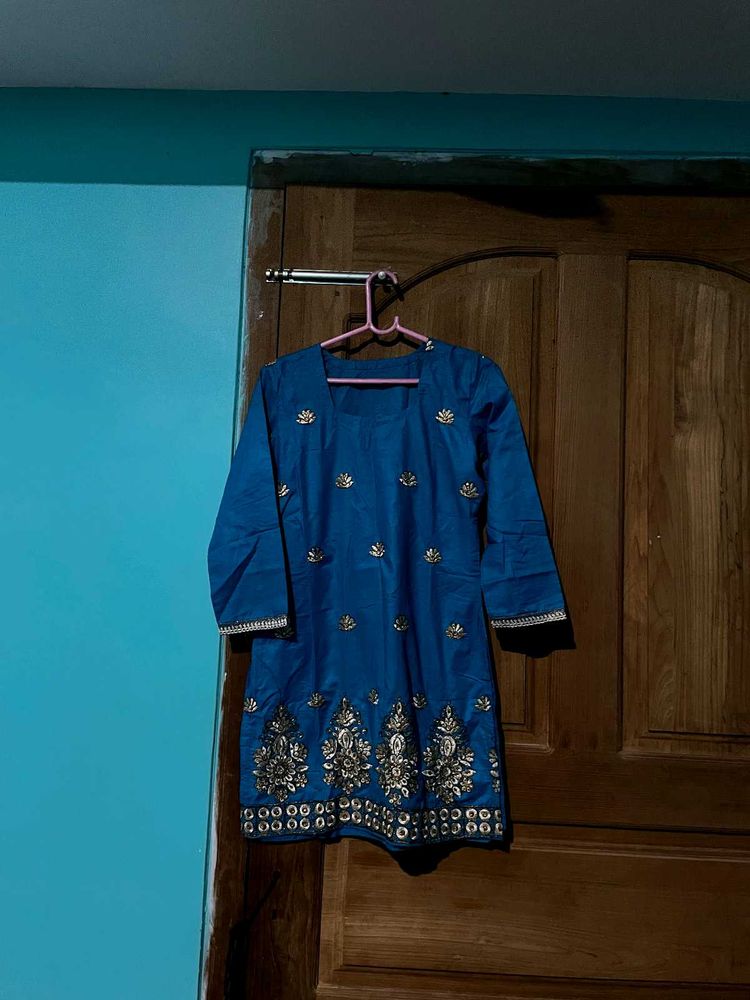 Women Kurtas Hand Embroidered