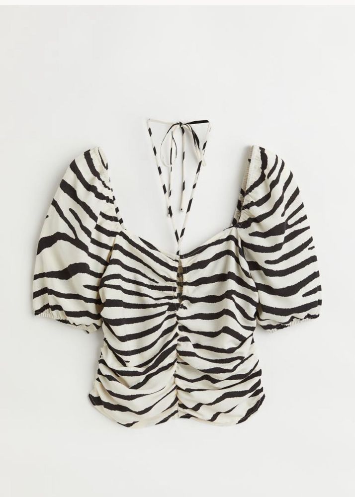 H&amp;M Black &amp; White Top