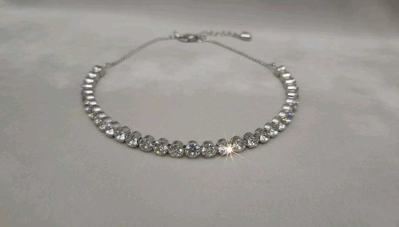 Sparkling Silver Choker Neckless