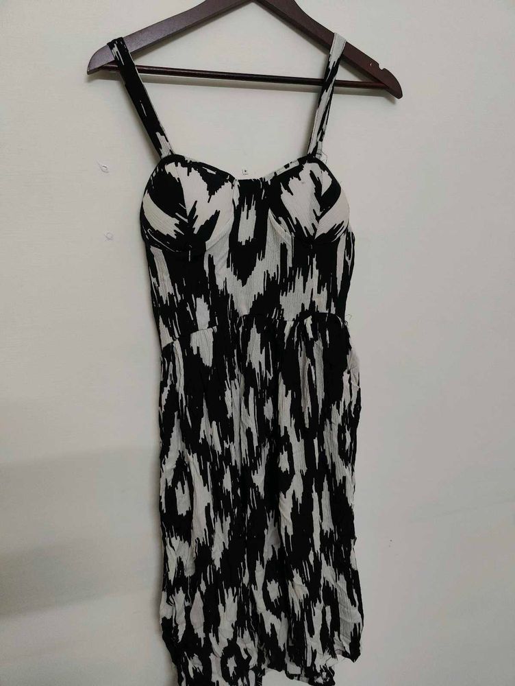 2 Padded Beach Black Dresses