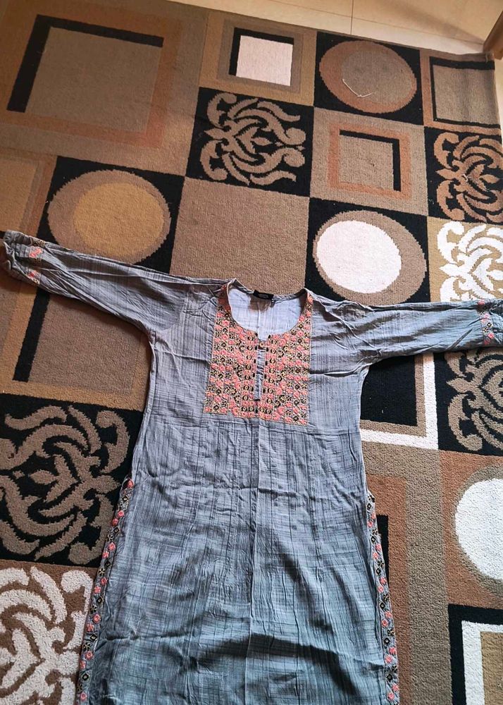 Embroidered Grey Kurta
