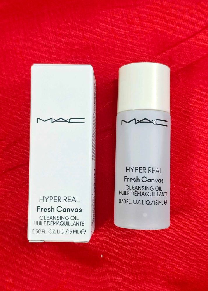 Mac Hyper Real Fresh Canvas Cleansing Oil