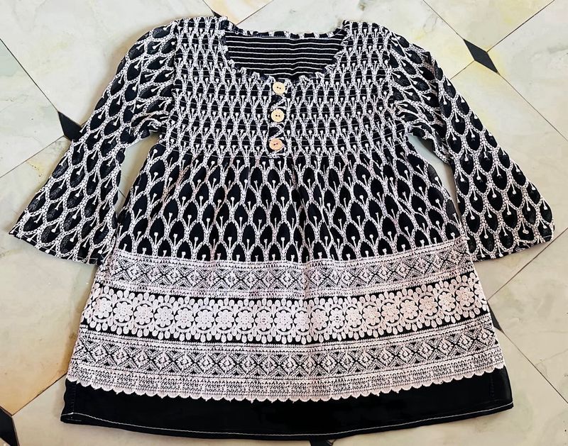 Girls Black &amp; White Patterned Top|No coins ❌