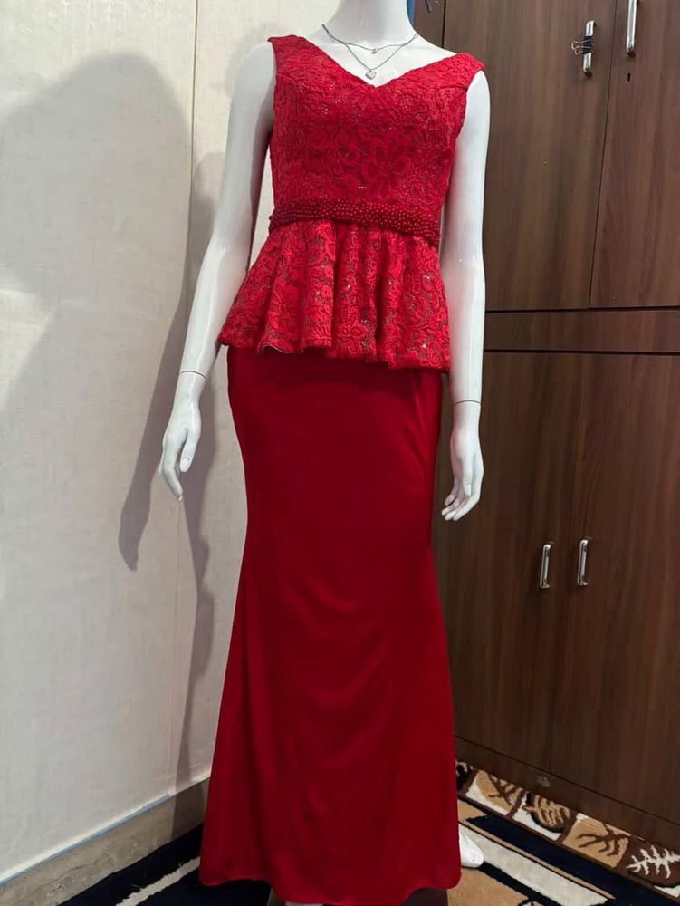 Elegant Red Lace Peplum Gown