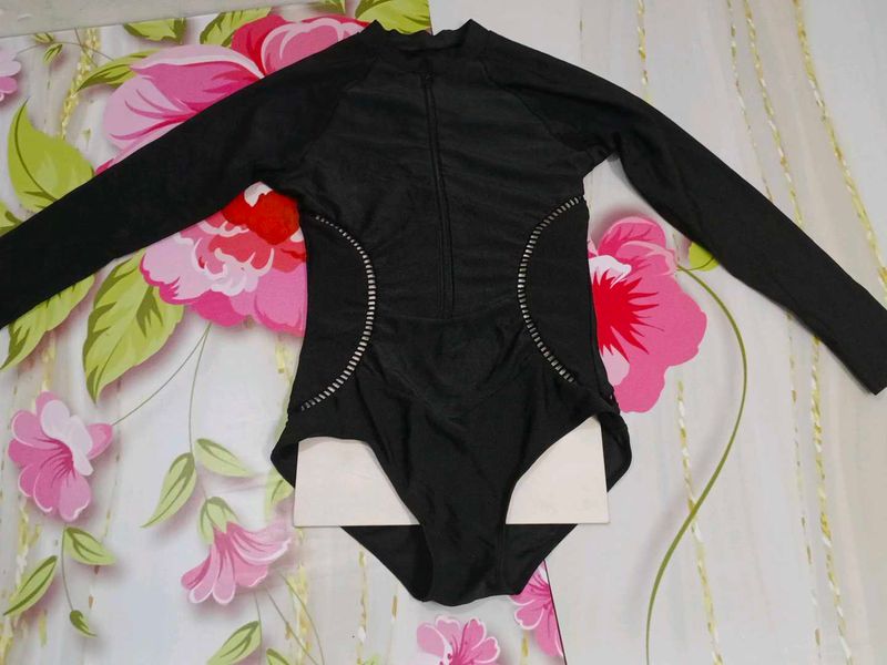 (1300)Black Long Sleeve Swimsuit