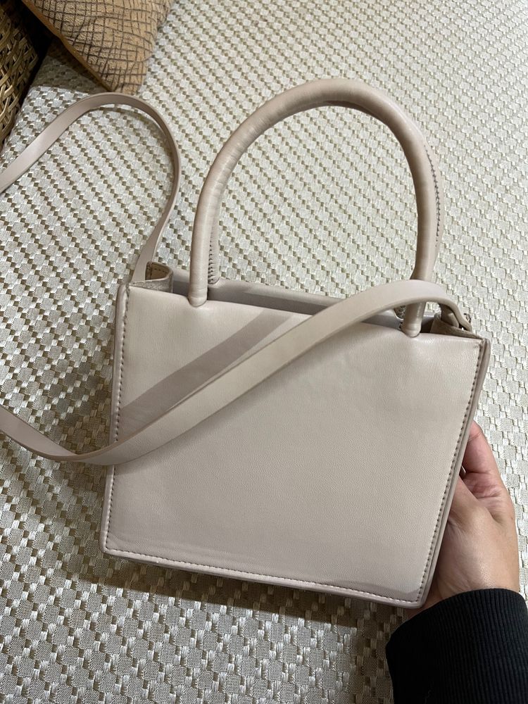 HnM Beige Sling Bag🐇