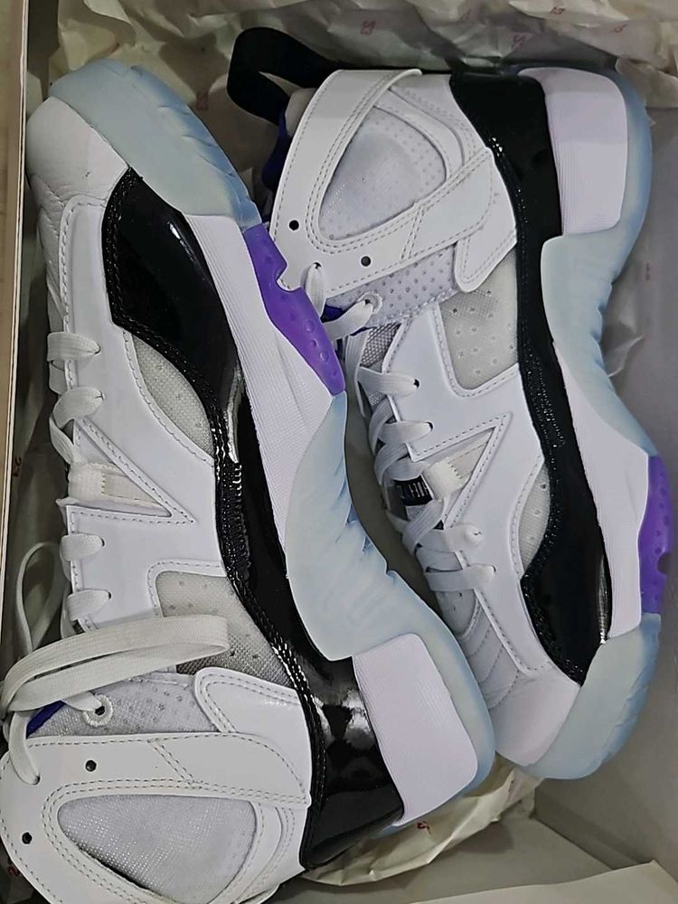 Nike  Jumpman  Two Trey Lace Up Sneakers