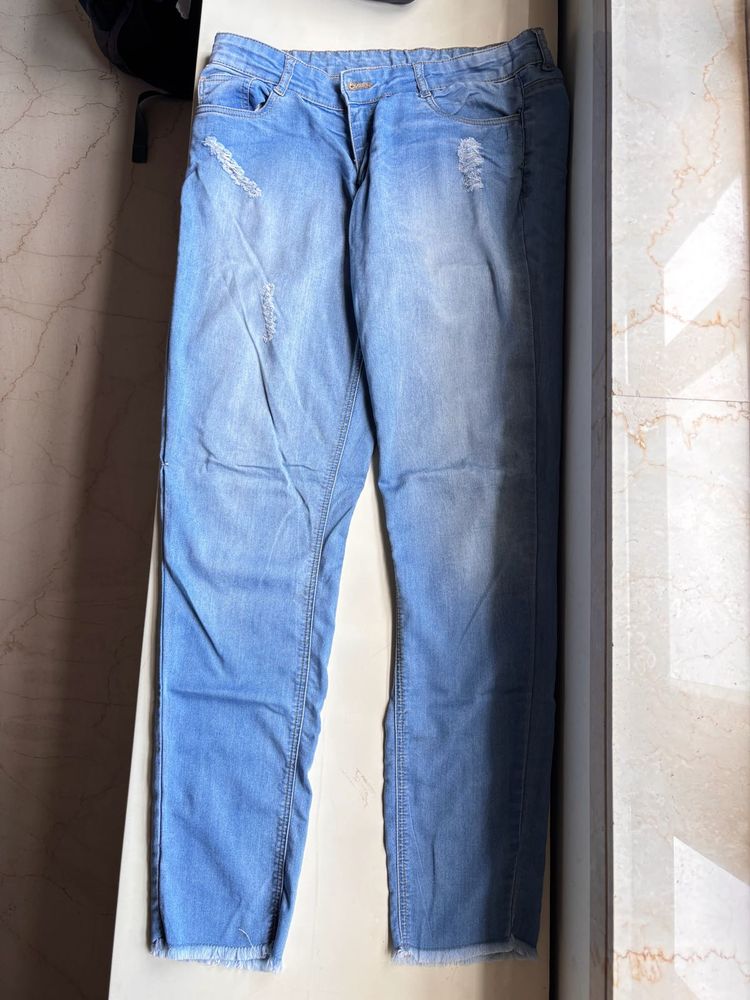 Mom Jeans Waist 32