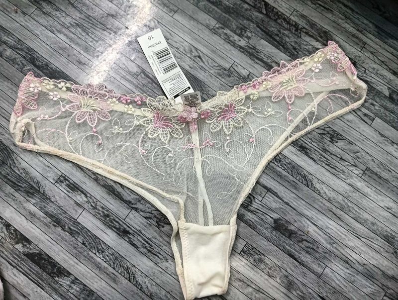 Embroidery 🌾Look Free Size New With Tag