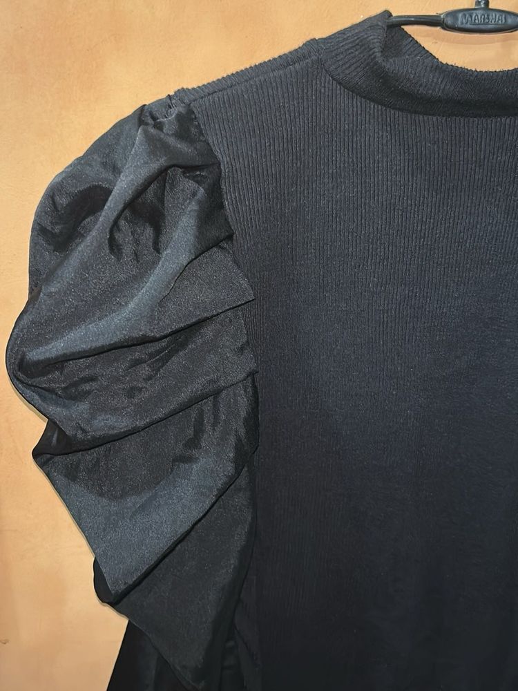 Black Puff Sleeve Top