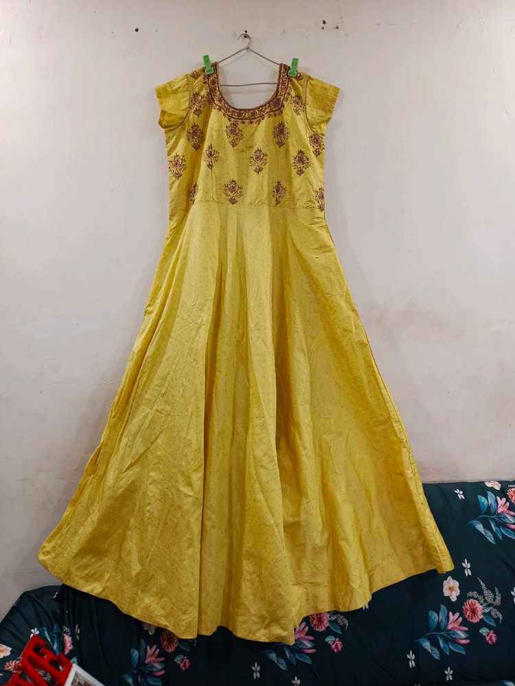 2xl Gown 💛🟡