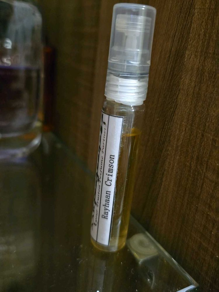 Rayhaan Crimson 10 ML DECANT