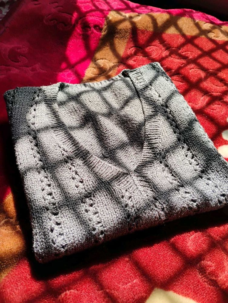 HANDWOVEN HALF GREY SWEATER !!