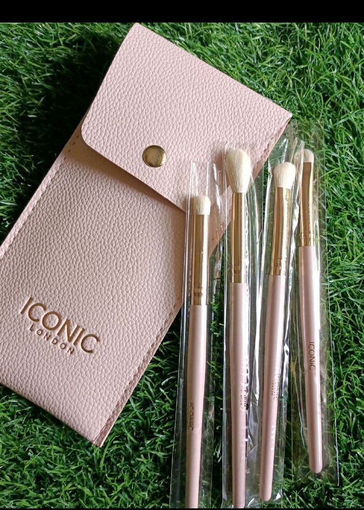 Iconic London Brsu Set With Pouch