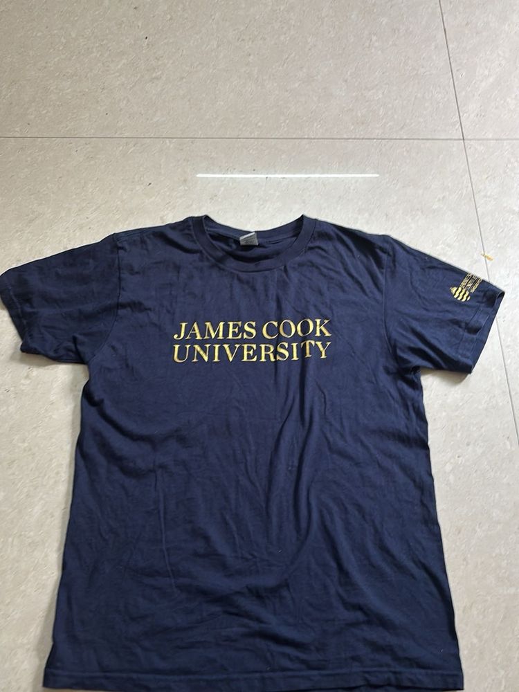 Never Used Gilden  Make T Shirt ( Size M)