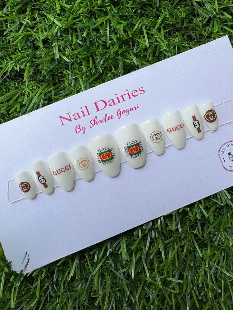 Gucci Press-On Nails