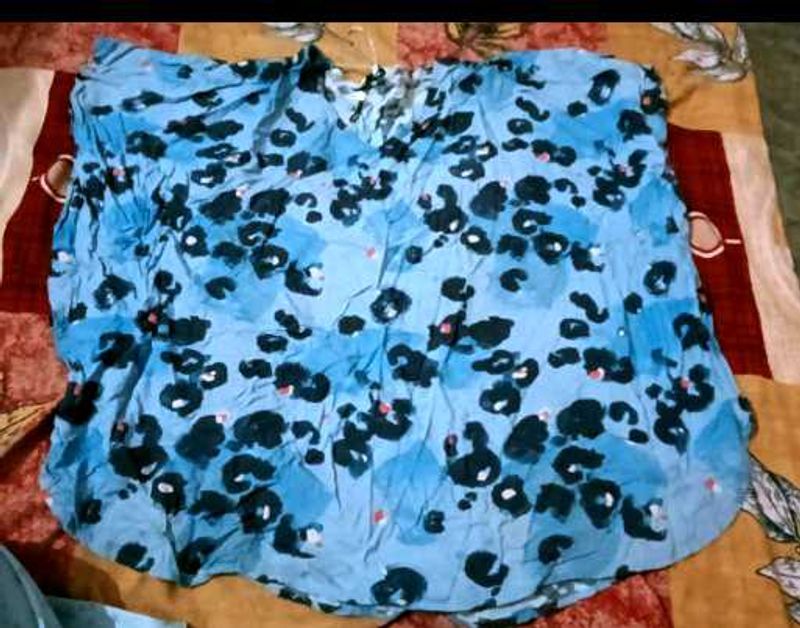 girls&#39;  designer top in cotton good condition