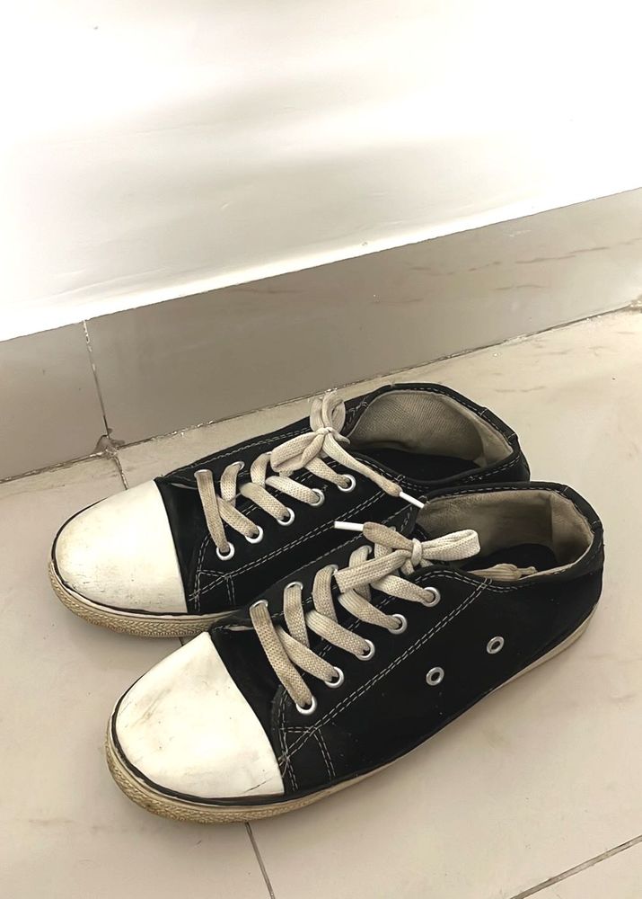 Black Casual Sneakers (CONVERSE)