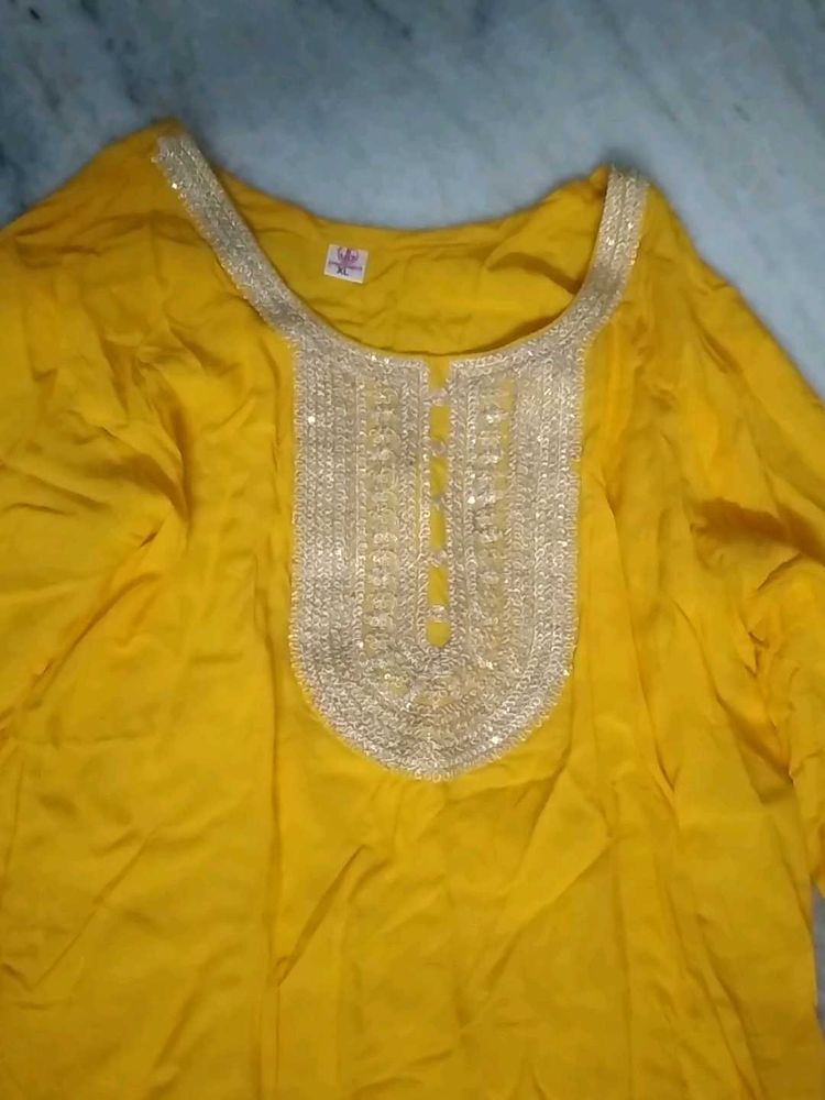 Yellow &amp; Silver Embellished Kurta