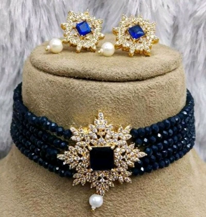 Allure Glittering Women Necklace And Earrings