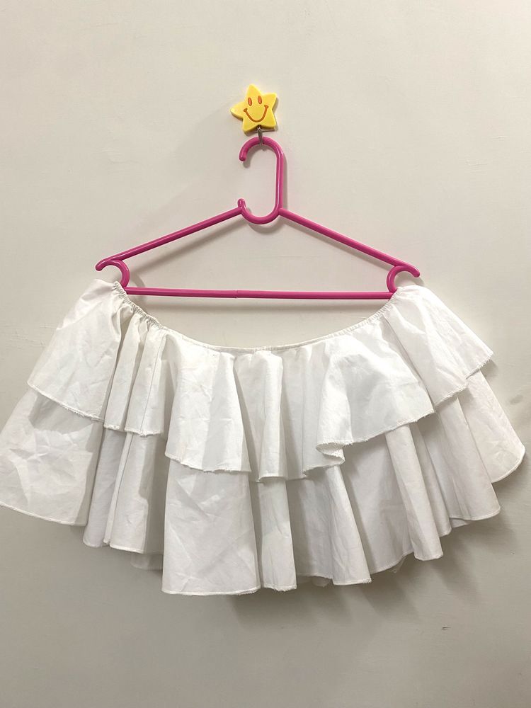 OFF SHOULDER TIERED LAYER CROPPED TOP IN WHITE