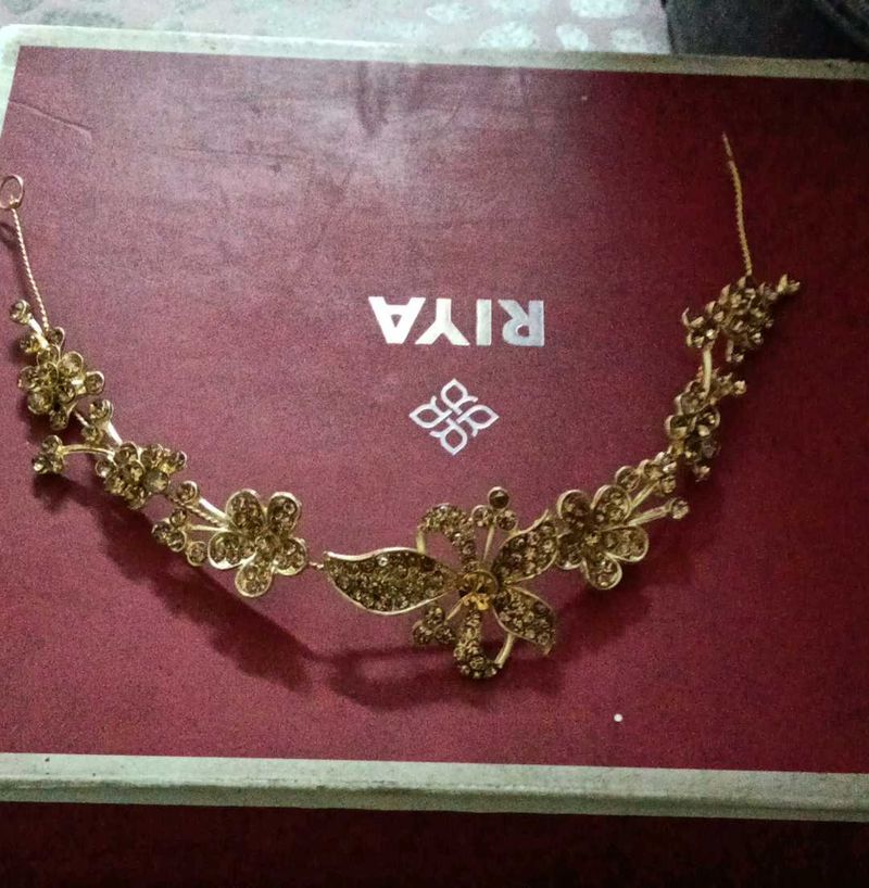 Gold Floral Hair Accessory