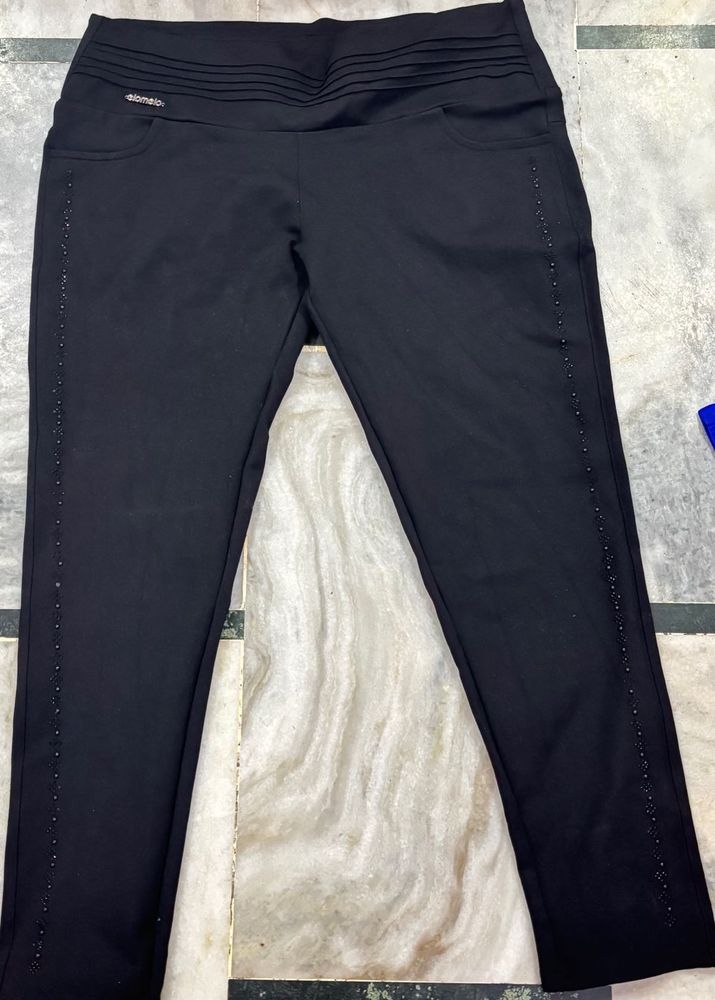 Good Condition Black Color Pants/Jeggings -size 38