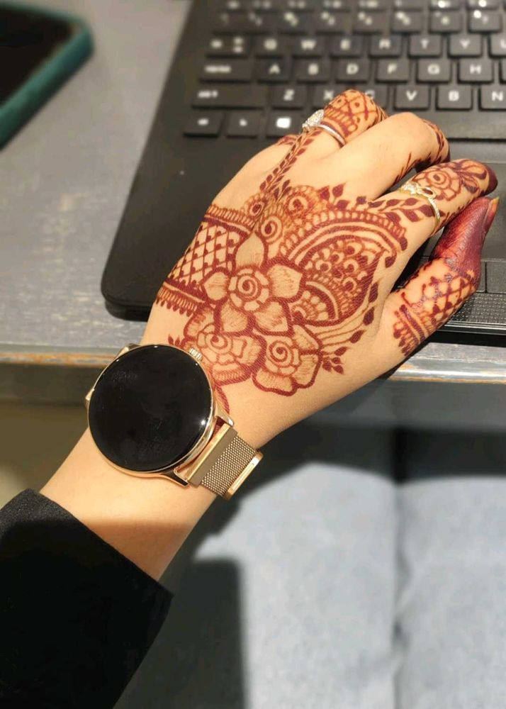 Elegant Rose Gold Smartwatch
