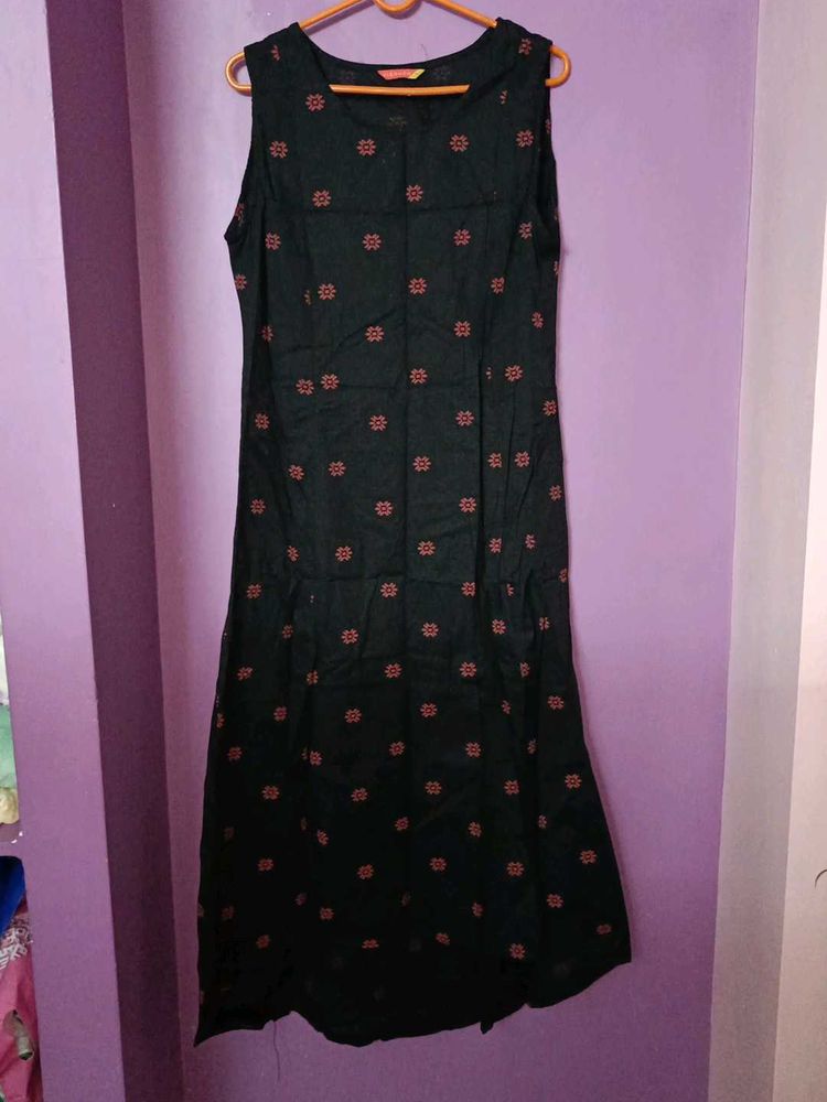 Floral Print Black Kurta With Maroon Coat