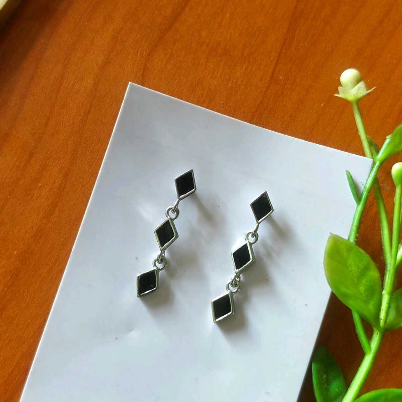 🆕 Chic Black Diamond Drop Earrings