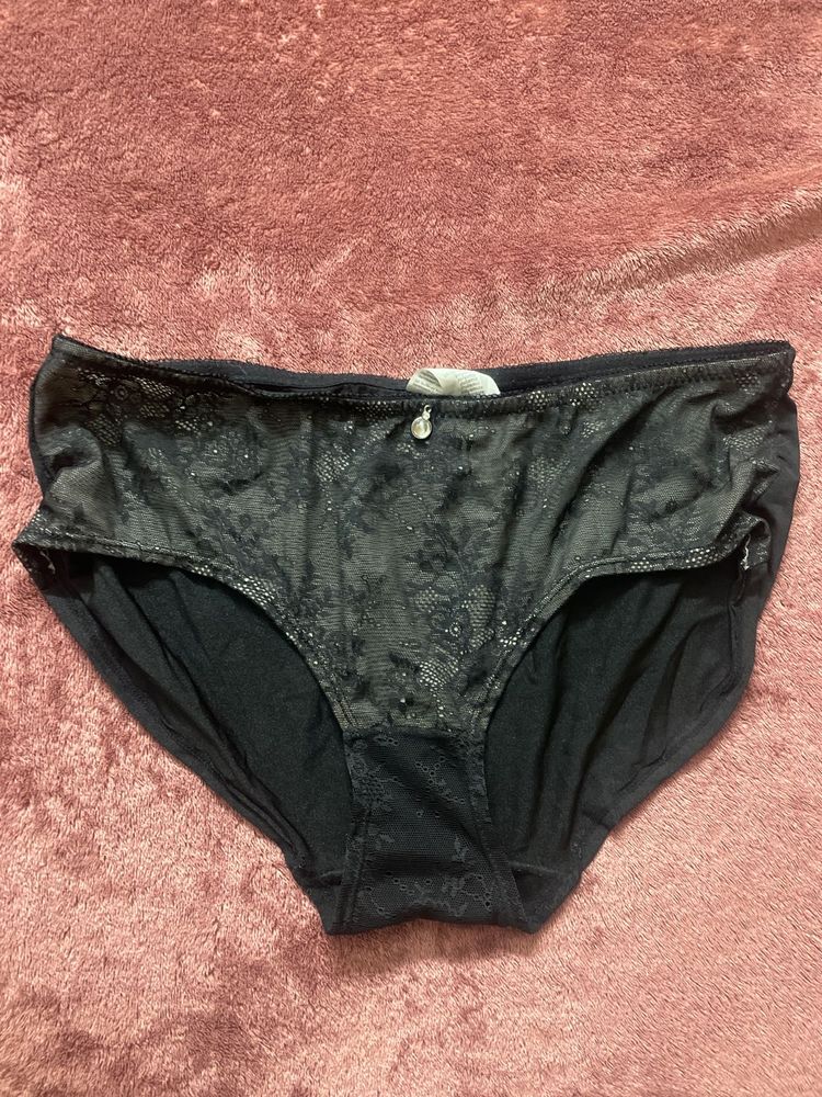 Lace Detail Briefs