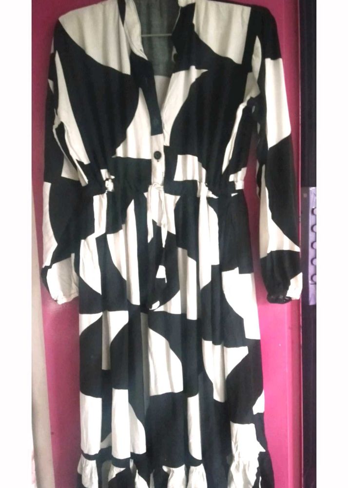 Mini Black &amp; White Dress