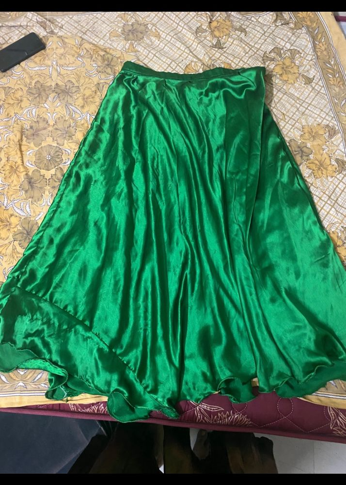 Green satinskirt Chaniya Navratri