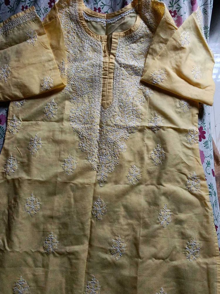 Lucknowi Chikankari Kurta