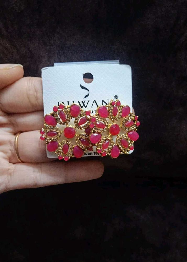 Dhwani Beautiful Pink And Gold Colour earrings