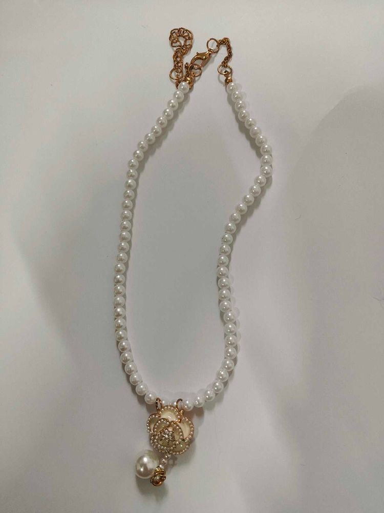 Pearl Necklace with Camellia Pendant