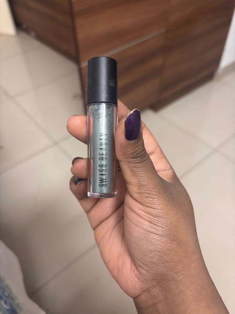 Declutter Alert! Shimmery Green Eyeshadow!