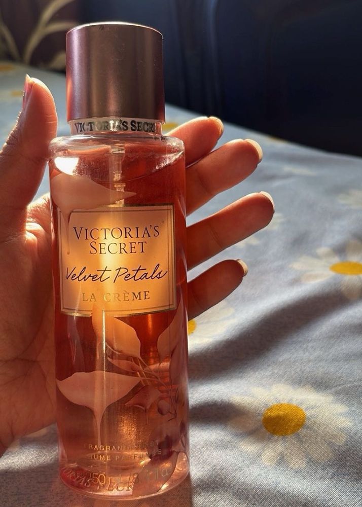 Victoria&#39;s Secret Velvet Petals