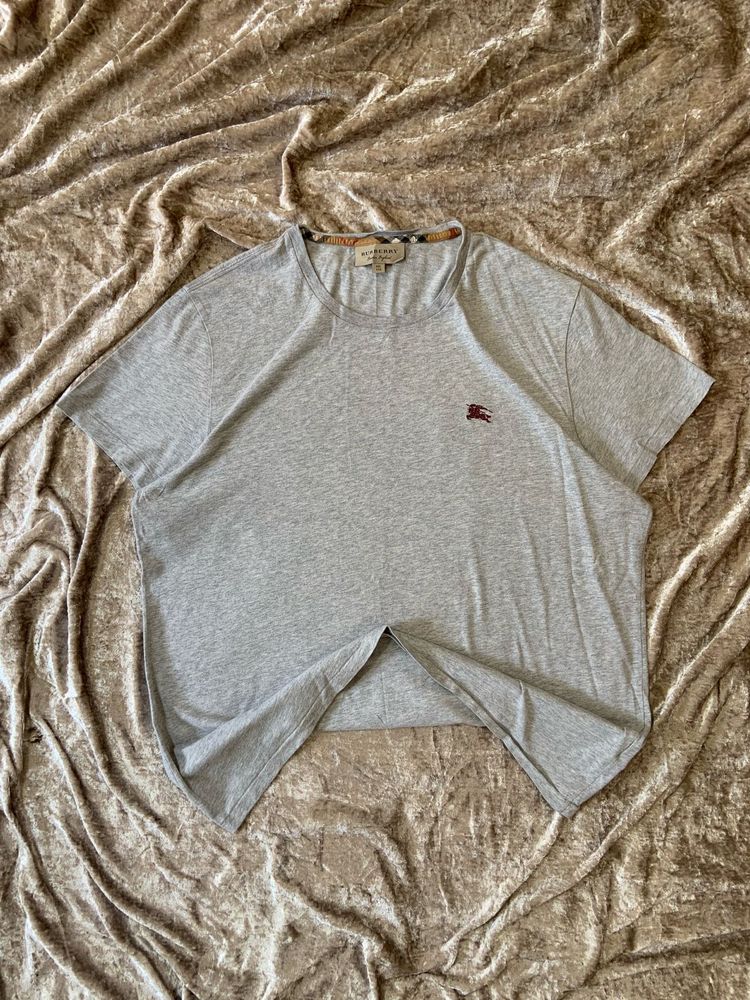 Burberry tshirt