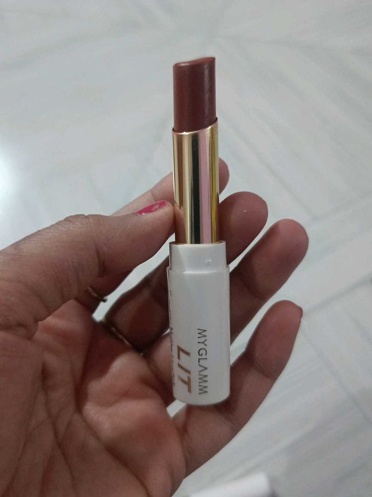My Glamm lipstick