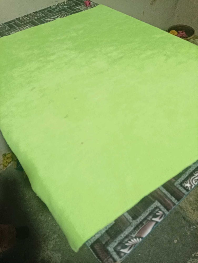 Soaking Bedsheet
