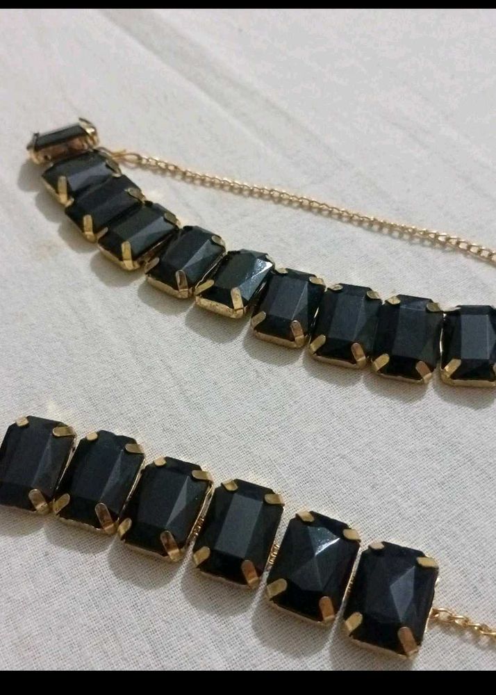 Choker With Bracelet