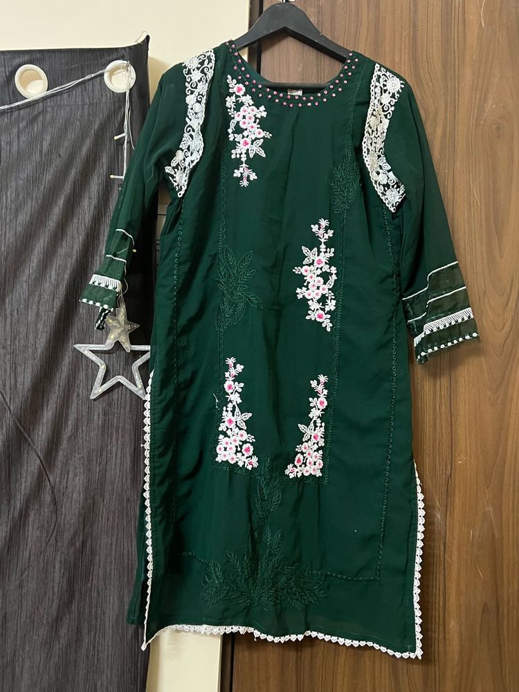 Elegant Green Embroidered Kurta