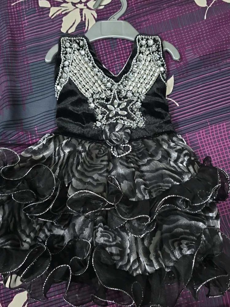 I Am Selling A Baby Girl Frock OF Black Colour