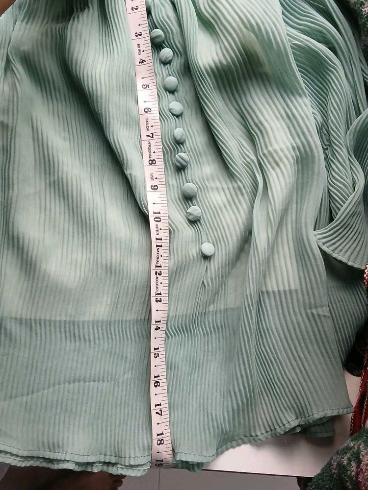 Elegant Pleated mint green Top 🤍