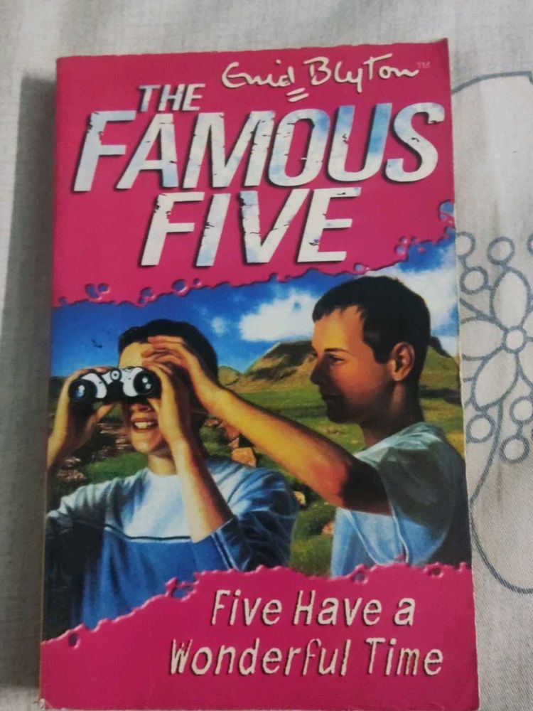 The Famous Five: Five Have a Wonderful Time
